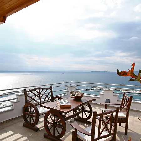 Hotel apartamentowy Aegean Wave - Faros 3*