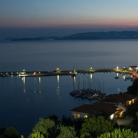 Aegean Wave - Faros 3* Loutraki (Skopelos)