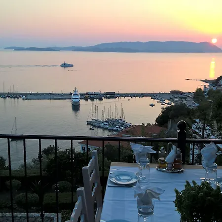 Aegean Wave - Faros 3* Loutraki (Skopelos)