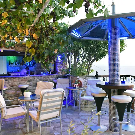 Aegean Wave - Faros 3* Loutraki (Skopelos)