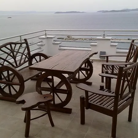 Aegean Wave - Faros